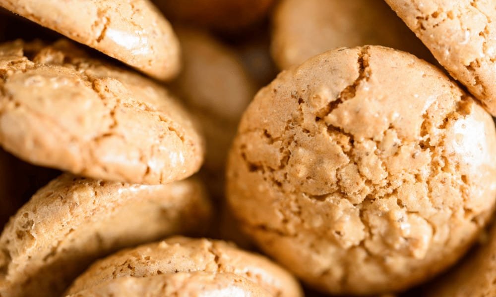 Cracked amaretti biscuits up close