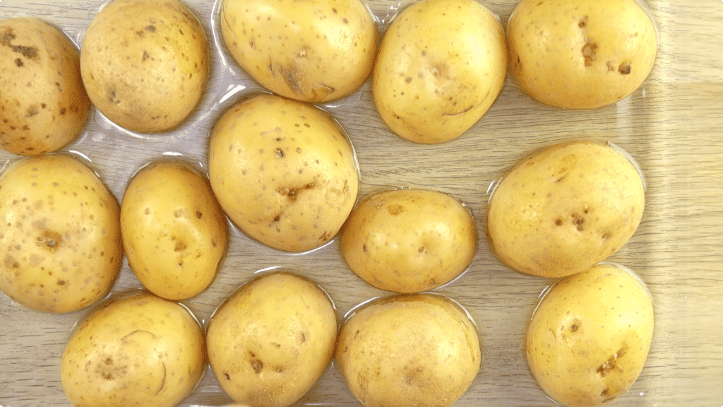 Add Potatoes to Hot Fat