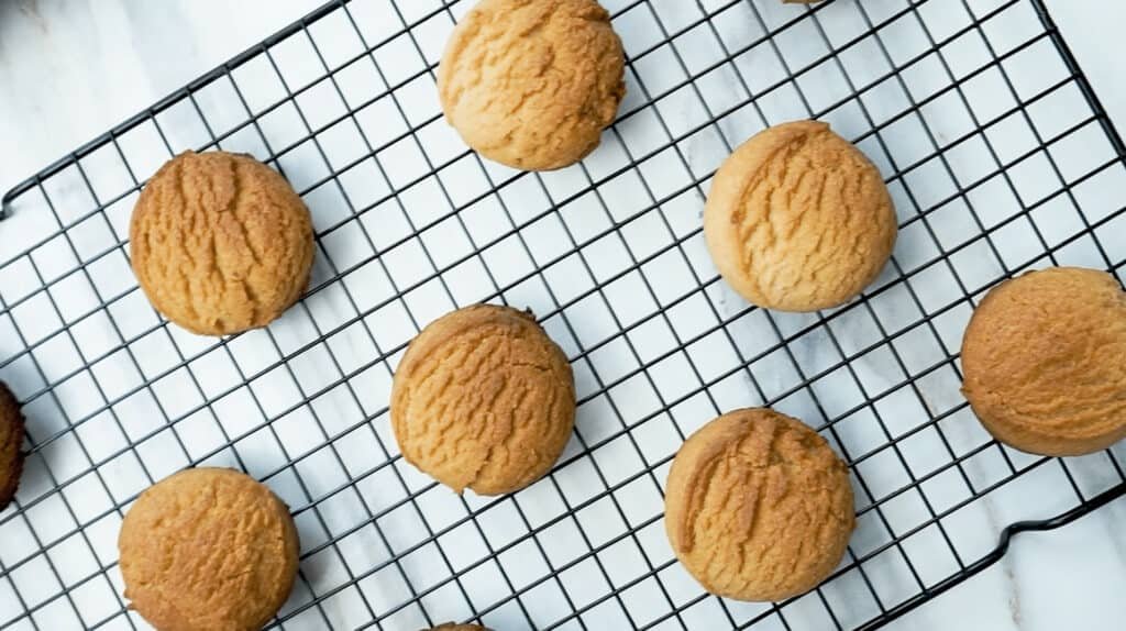 Cool Brown Sugar Cookies